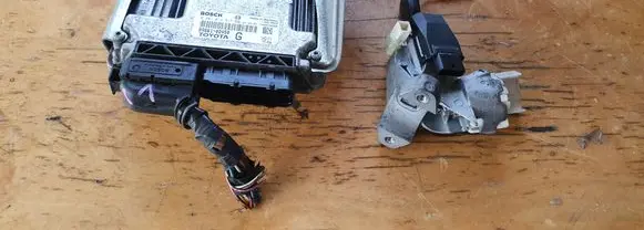 Toyota Yaris Engine control unit/module 0281012517 896610D450