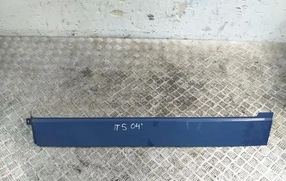 Volkswagen Multivan T5 Rear sill (body part) 7H1843796A