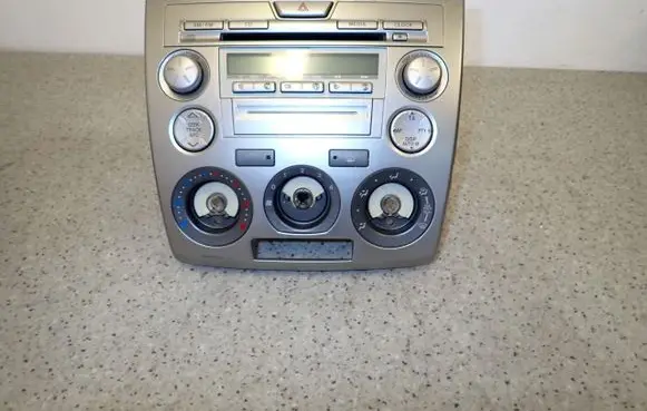 Mazda 2 Radio/CD/DVD/GPS head unit 6M71-18K876-CA
