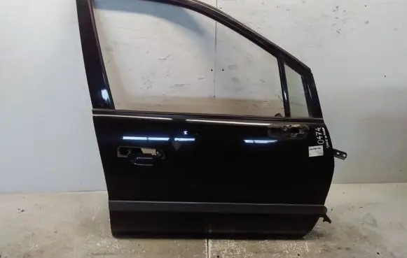Mitsubishi Space Wagon Front door