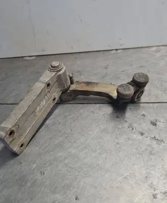 Iveco Daily 35 - 40.10 Sliding door upper roller guide/hinge 