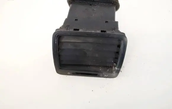 Volkswagen Golf V Dash center air vent grill 1k0819710