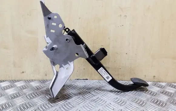 Clutch pedal
