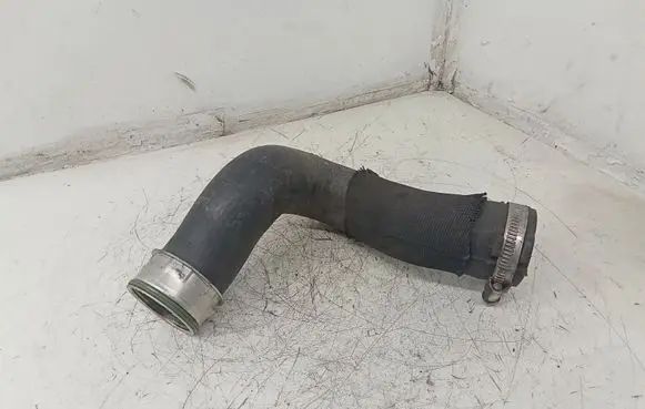 Audi Q7 4L Intercooler hose/pipe