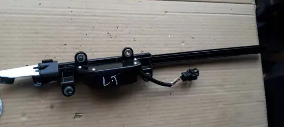 Audi A5 Seat belt height adjuster 8W6857759