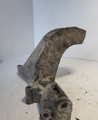 BMW 3 E46 Engine mounting bracket 6753225