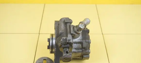Mitsubishi Canter Power steering pump 504371397 4P10