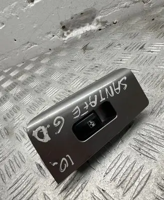 Hyundai Santa Fe Electric window control switch 3715211110