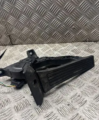KIA Optima Accelerator throttle pedal 327273R300