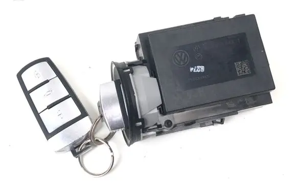 Volkswagen PASSAT CC Ignition lock 3C0905843T