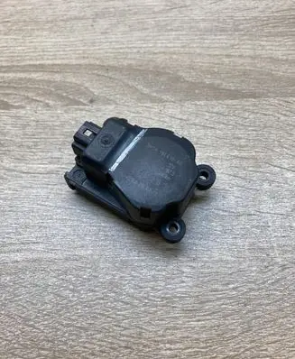 Ford C-MAX I Air flap motor/actuator 3M5H19E616AB