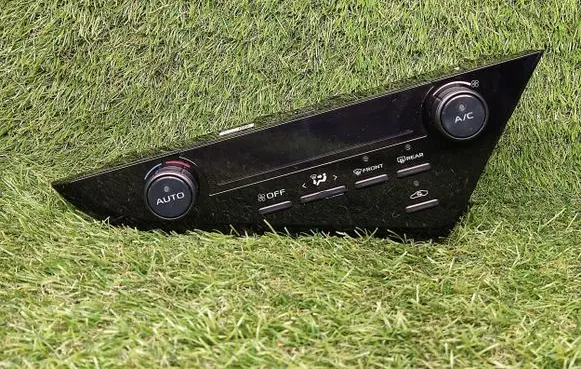 Toyota Camry VIII XV70 Climate control unit 5590006480 A2C39604206
