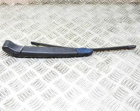 Hyundai i30 Rear wiper blade arm