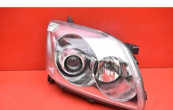 Toyota Avensis Verso Headlight/headlamp 0821211F3R