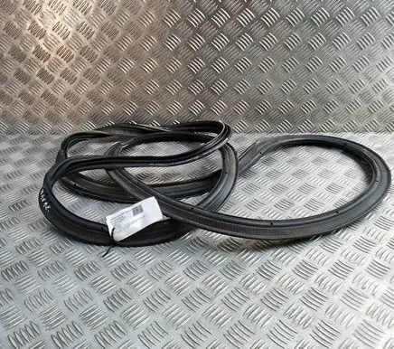 Peugeot 3008 III Trunk rubber seal (body) 9839886680