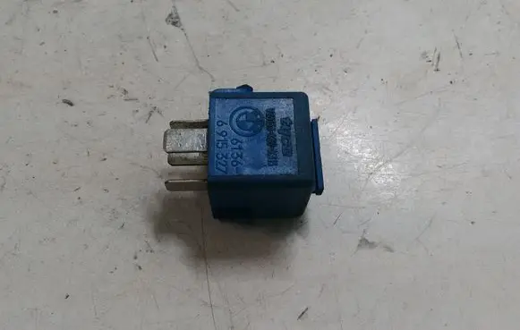 BMW 5 E60 E61 Other relay 6915327