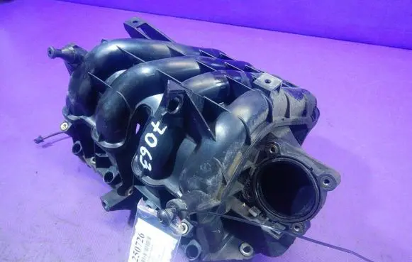 Volkswagen Golf IV Intake manifold