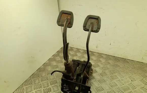 Mercedes-Benz 190 230 W110 W111 Brake pedal 