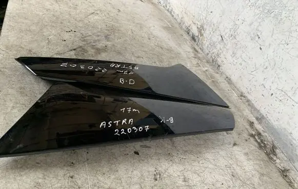 Opel Astra K Tailgate/boot cover trim set 322155568