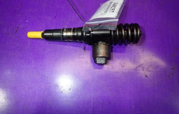 Audi A3 S3 A3 Sportback 8P Fuel injector 03G130073G