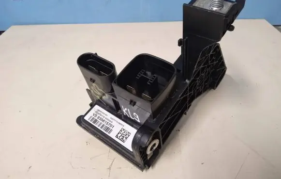 BMW M4 F82 F83 Current control relay 9356157