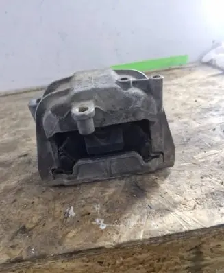 Audi A3 S3 8P Engine mount bracket 1K0199262AT