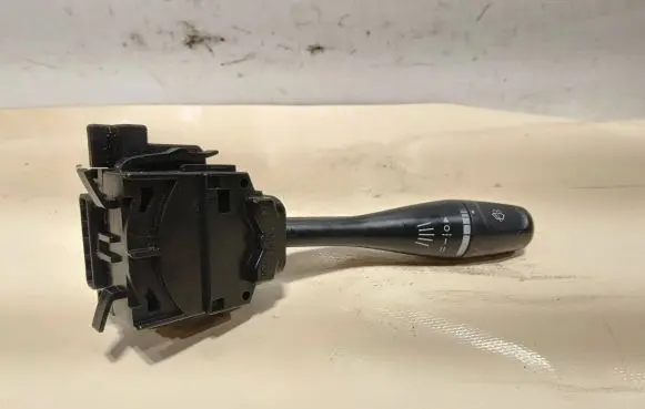 Mitsubishi Lancer Wiper control stalk YMUC