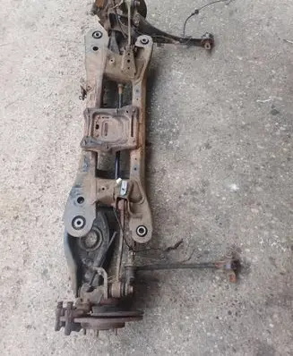 Toyota Avensis T270 Rear axle beam