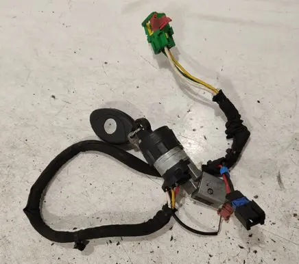 Peugeot 807 Ignition lock 9632897680 36353100