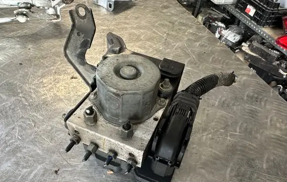 Nissan X-Trail T32 ABS Pump 2265106452 0265956165