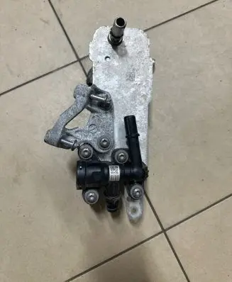 BMW 7 G11 G12 Gearbox / Transmission oil cooler 8570062