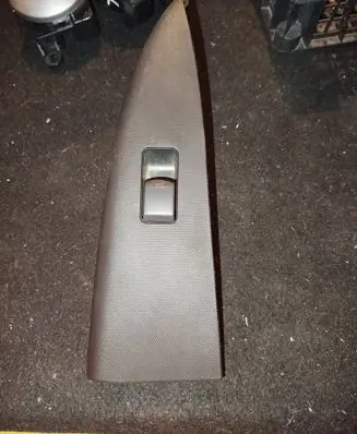 Nissan Note (E11) Quarter vent window switch 25411ED00B 809609U00A