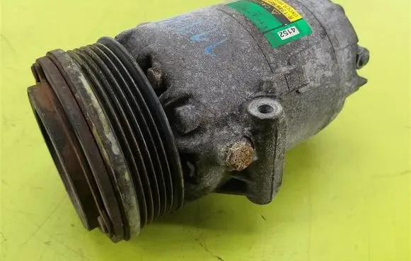 Opel Zafira A Air conditioning (A/C) compressor (pump) 24464152