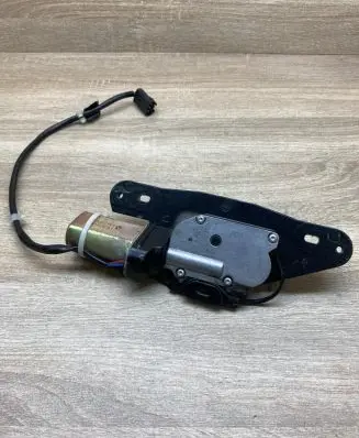 BMW 5 E39 Tailgate/trunk/boot lock/catch/latch 8362371