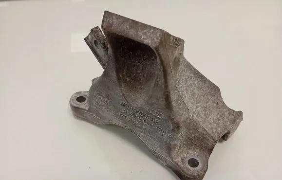 Audi A6 S6 C6 4F Engine mounting bracket 4F0199308AB
