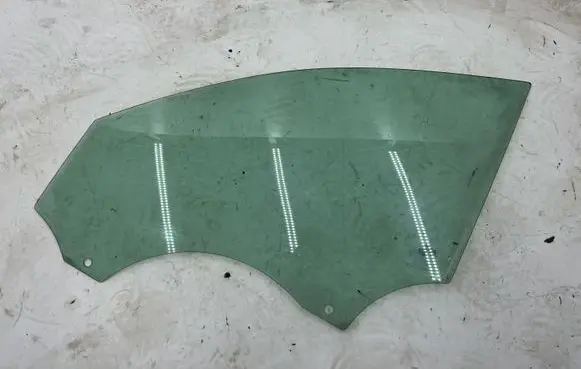 Audi Q7 4M Front door window glass four-door 43R001582