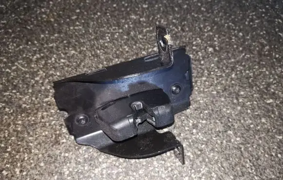 Citroen C4 Grand Picasso Tailgate window lock/catch/latch 9660403680
