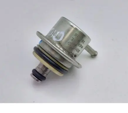 Volkswagen Polo III 6N 6N2 6NF Fuel pressure regulator 036133035A