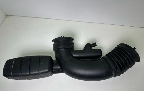 Chevrolet Camaro Intake resonator 92229094