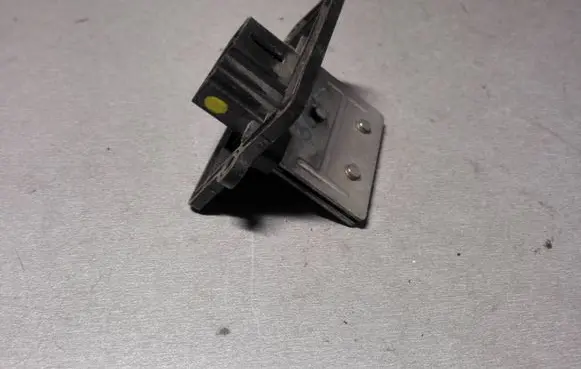 Mazda 323 Heater blower motor/fan resistor HB151BC5E