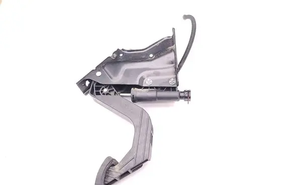 Volkswagen Crafter Clutch pedal 1036776