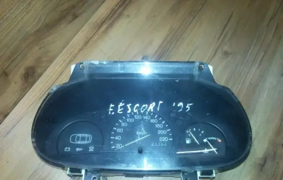 Ford Escort Speedometer (instrument cluster) 96fb10838aa