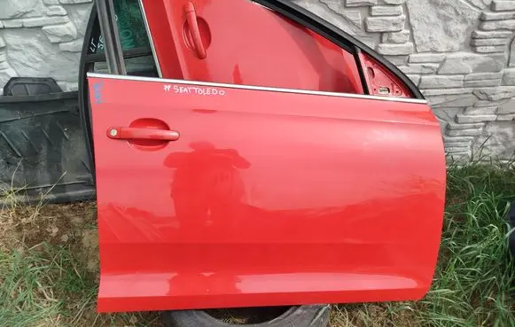 Seat Toledo IV (NH) Front door LF3K