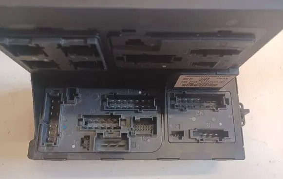 Mercedes-Benz E W211 SAM control unit A2115457301