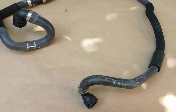 BMW X5 F15 Engine coolant pipe/hose 17128570663