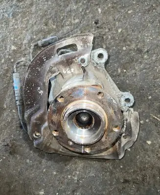 BMW 5 E39 Front wheel hub 1092853