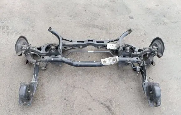 Volkswagen Jetta VI Rear axle beam 