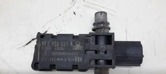 Audi A8 S8 D3 4E Airbag deployment crash/impact sensor 8E0959651A 190307