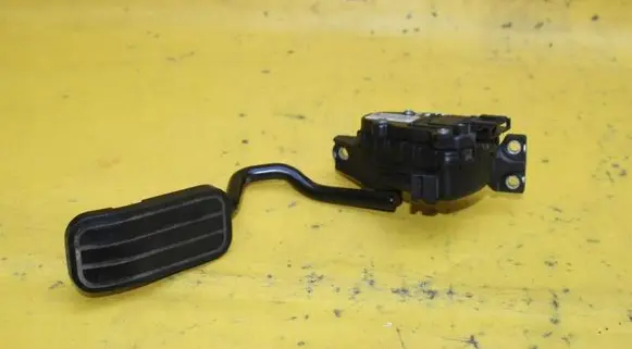Seat Alhambra (Mk1) Accelerator throttle pedal 7M3721603D
