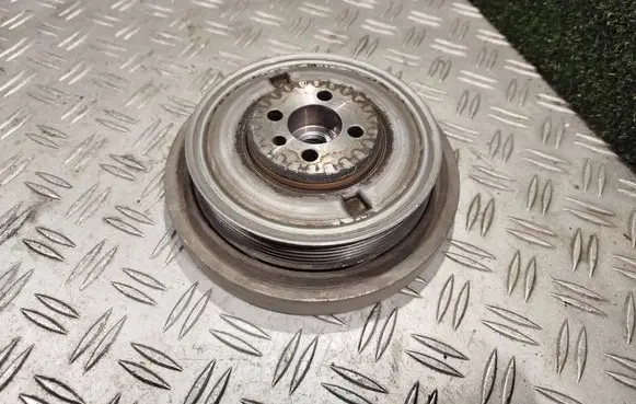 Volkswagen Crafter Crankshaft pulley 04L105251